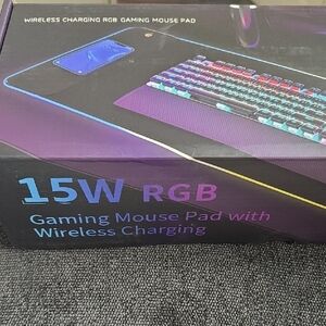 Gaming Mouse Pad W Wireless Charging System W LED color Lights New In Box Gamer
